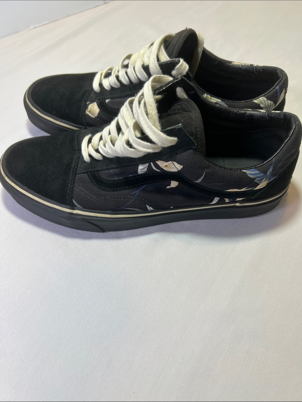 Vans Black Floral Low-Top Skate Shoes with Cream Accents 10 1/2 Men’s Women’s 12 - Picture 9 of 15